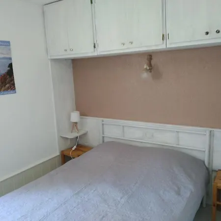 Tres Beau T2 Cavaliere Avec Terrasse Proche Апартаменти *