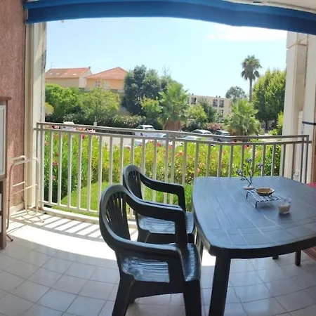 Tres Beau T2 Cavaliere Avec Terrasse Proche * Ле-Лаванду