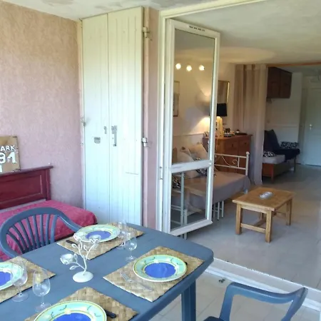 Apartman Tres Beau T2 Cavaliere Avec Terrasse Proche *