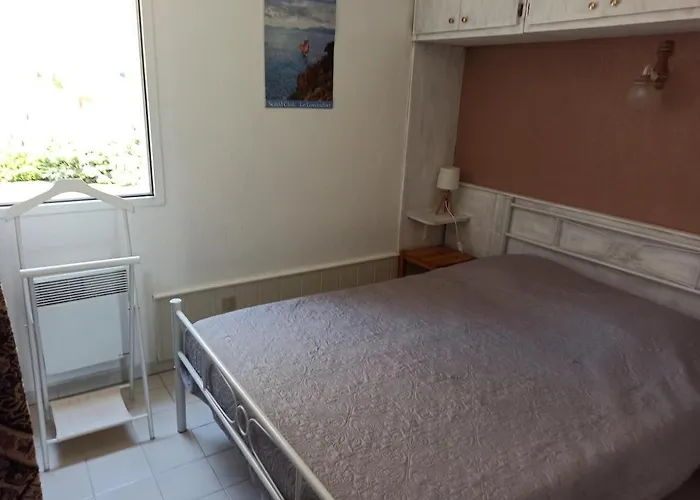 Tres Beau T2 Cavaliere Avec Terrasse Proche Apartman *